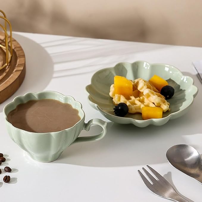 Flower Shaped Ceramic Coffee Cup Teacup with Saucer, Set of 2