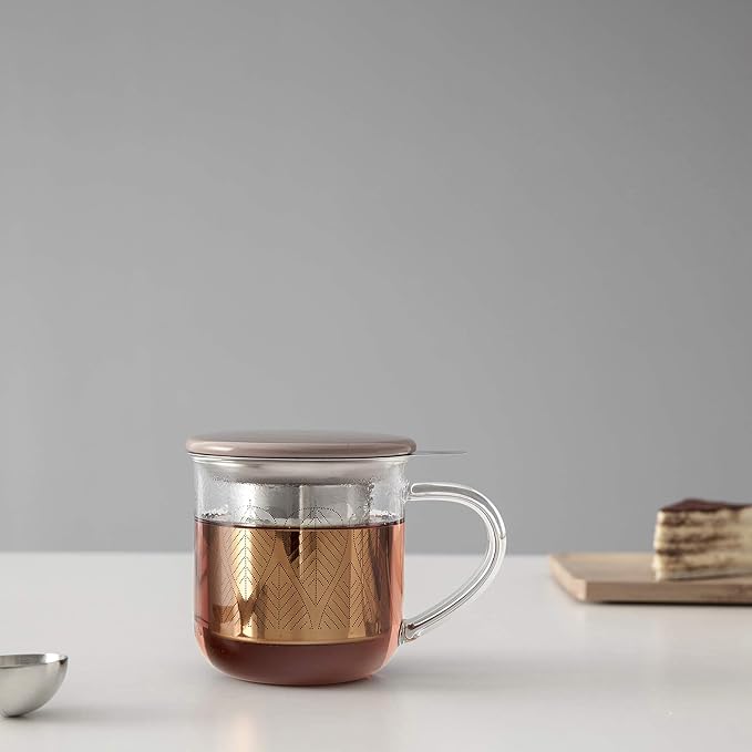 VIVA Minima Eva Glass Tea Cup with Mesh Infuser - Coffee Mug With Porcelain Lid/Saucer - 14 oz / 400 ml, Brown