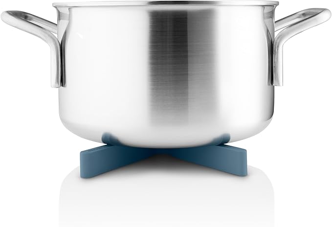 EVA SOLO | Flex Trivet Dusty Blue | Save Drawer Space with This Folding Trivet | Heat-Resistant Silicone & Dishwasher-Safe | Danish Design & Functionality | Dusty Blue