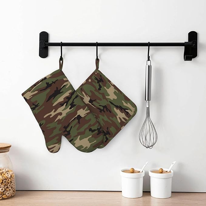 Camouflage Oven Mitts and Pot Holders Set of 4 Silicone Camo Kitchen Mitten Gloves and Non-Slip Potholders Set Heat Resistant Oven Gloves Hot Holders for Kitchen