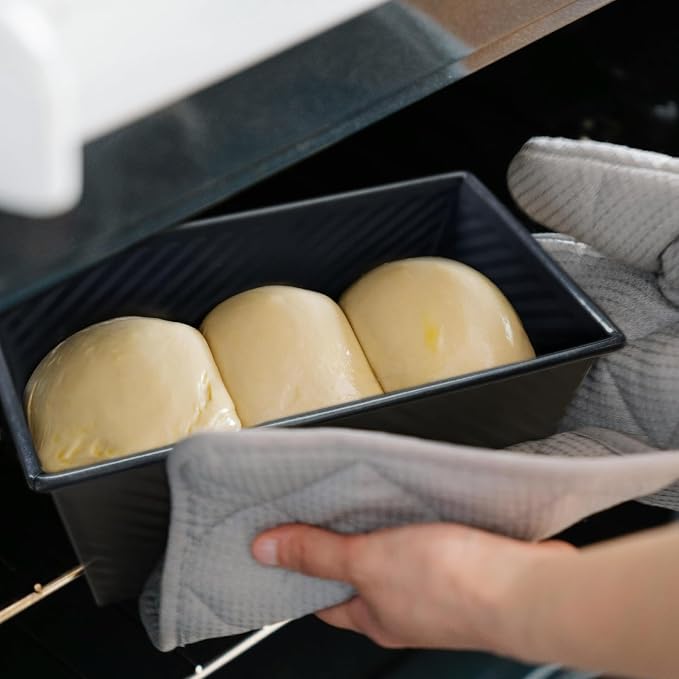 CARTMAN Bread Loaf Pan 2 Pack, 1 LB Pullman Loaf Pan with lid and a Silicone Spatula and Basting Pastry Brush, 1 LB Dough Capacity,Non-Stick Carbon Steel bread pans for homemade bread