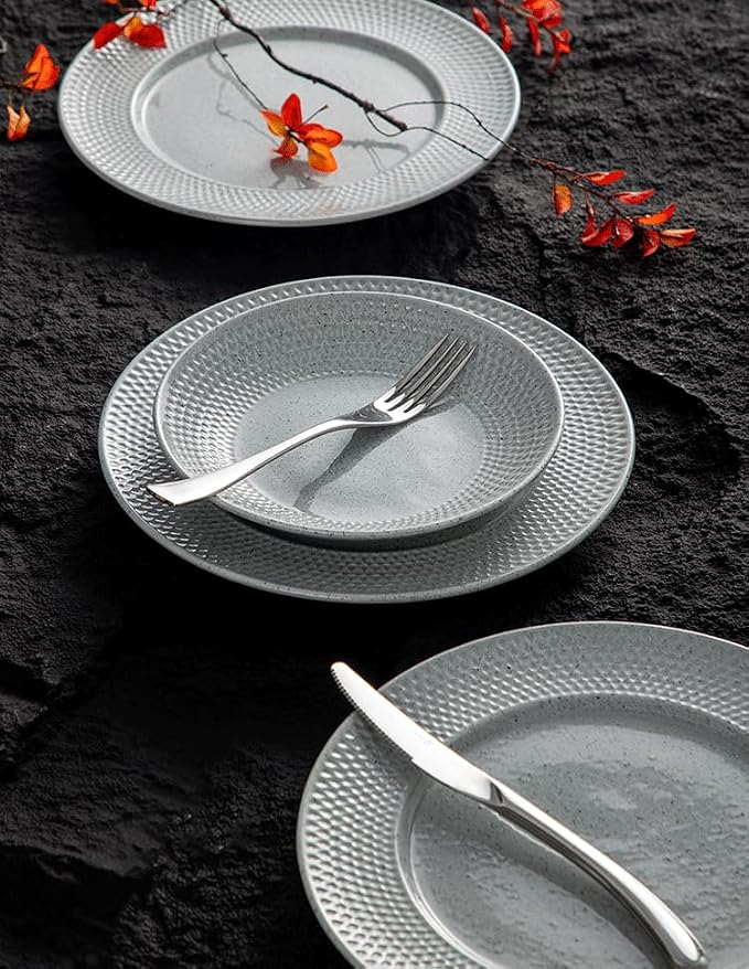 4-piece set, ceramic, embossed B design plate and bowl set, microwave and dishwasher tableware set, shatterproof and scratch resistant dinner set, irregular edge design, white