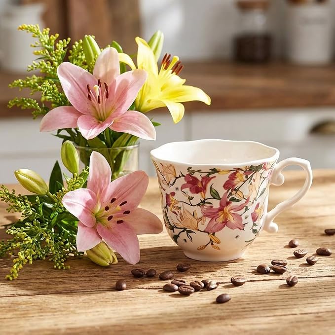 Bone China Tea Cup and Saucer Set with Spoon，Elegant Floral Tea Cup Set (7 oz)，British Coffee Latte Mug for Birthday Party Christmas gift for Friends