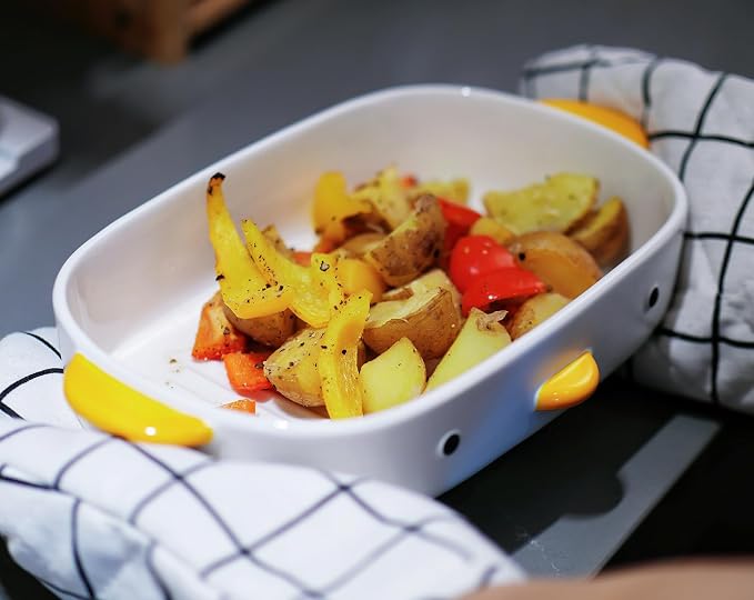 PURROOM Cute Duck Baking Dish, Ceramic Casserole Dish, White Porcelain Pie Pan, 10x7 in Medium Baking Pan with Handles, Oven Safe & Durable Bakeware for Lasagna.