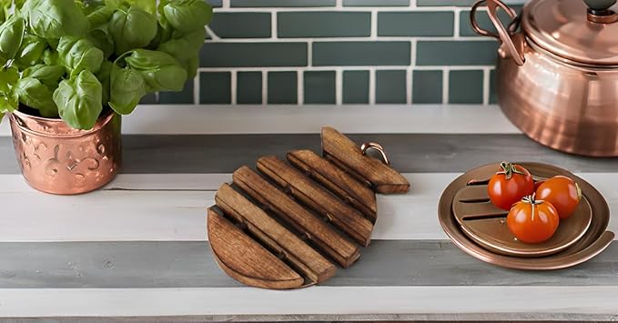 eTroves Wooden Trivet for Hot Dishes Pots and Pans Nonslip Wood Fish Shape Heat Resistant Tea Pot Holder | Farmhouse Kitchen Counter Top Decor, 10 Inch, Brown