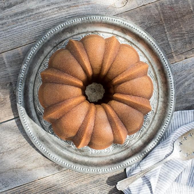 Nordic Ware Anniversary Bundt, 15 Cup, Silver