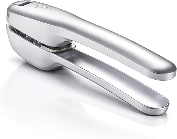 Zyliss Susi 4 Garlic Press - Garlic Crusher for Efficient Mincing - Odor-Free Hands - Large Chamber Made of Durable Stainless Steel - Mess-Free Kitchen Gadget - PFAS-Free Non-Stick Coating - Silver