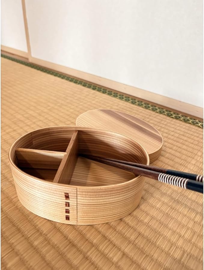 IPPINKA Japanese Magewappa Bento Box - Medium - 600 ml - Dishwasher-safe - Natural Cedar Wooden Lunch Box - Belt Included
