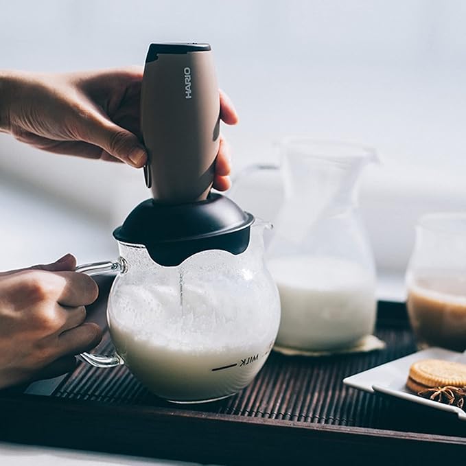 Hario"Qto" Electric Milk Frother with Server, 100ml, Brown