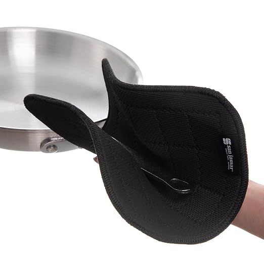 Carlisle FoodService Products Ultigrip Neoprene Commercial Hot Pad Pan Holder, 7" X 7", Black