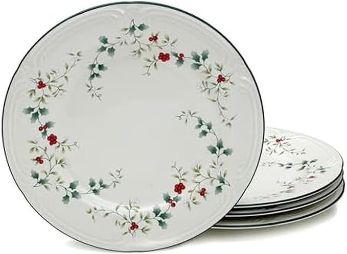 Pfaltzgraff Winterberry 10-1/2-Inch Dinner Plates, Set of 4, White