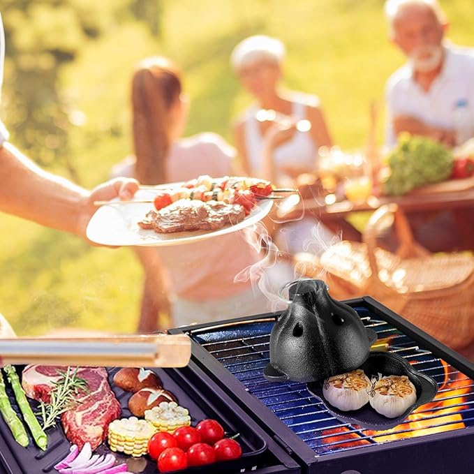 Cast Iron Garlic Roaster with Handle, Mini Cast Iron Smoker, Garlic Roaster for Oven, Used in the Kitchen Oven or Outdoors on a BBQ Grill Stove