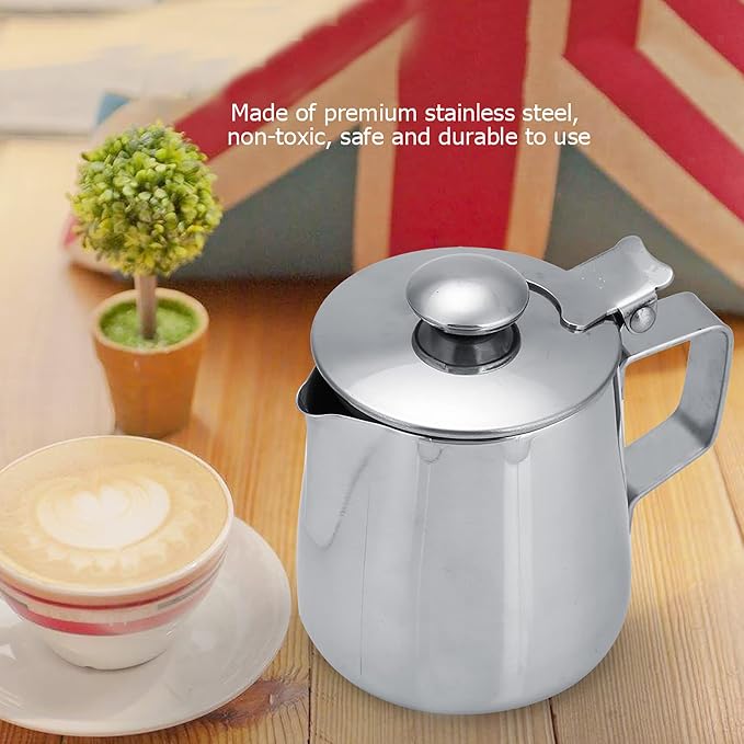 Stainless Steel Milk Frothing Pitcher 600 ml with Lid, Latte Art Pouring Coffee Jug for Home Barista Cappuccino and Steam Wand Steam Pitcher Use
