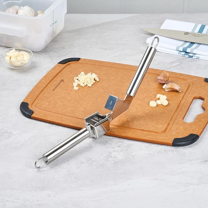 Restaurantware Stainless Steel Garlic Press - German Standard Garlic Mincer Tool Easy to Squeeze and Clean, Dishwasher Safe - Heavy Duty Garlic Chopper Tool for Ginger, Seeds
