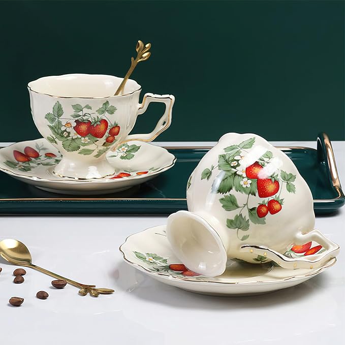 Porcelain Tea Cup and Saucer Set, 8.5 oz/250 ml Ceramic Coffee Mug with Saucer and Spoon, Vintage Coffee Cup with Gold Trim for Mom Women Mother's Day, Strawberry Pattern