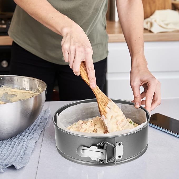 Funnymoom 4 Pcs 7 Inch Non Stick Springform Pan with Removable Bottom Carbon Steel Round Springform Cheesecake Pan with Stainless Steel Spring Buckles for Baking Kitchens Restaurant(Gray)