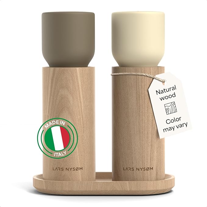 LARS NYSØM Wooden Salt and Pepper Grinder Set Manual with Tray - Salt and Pepper Mills with Adjustable Ceramic Grinder - Elegant Beechwood Pepper and Salt Mill Set for Dining Table (Brown/Beige)