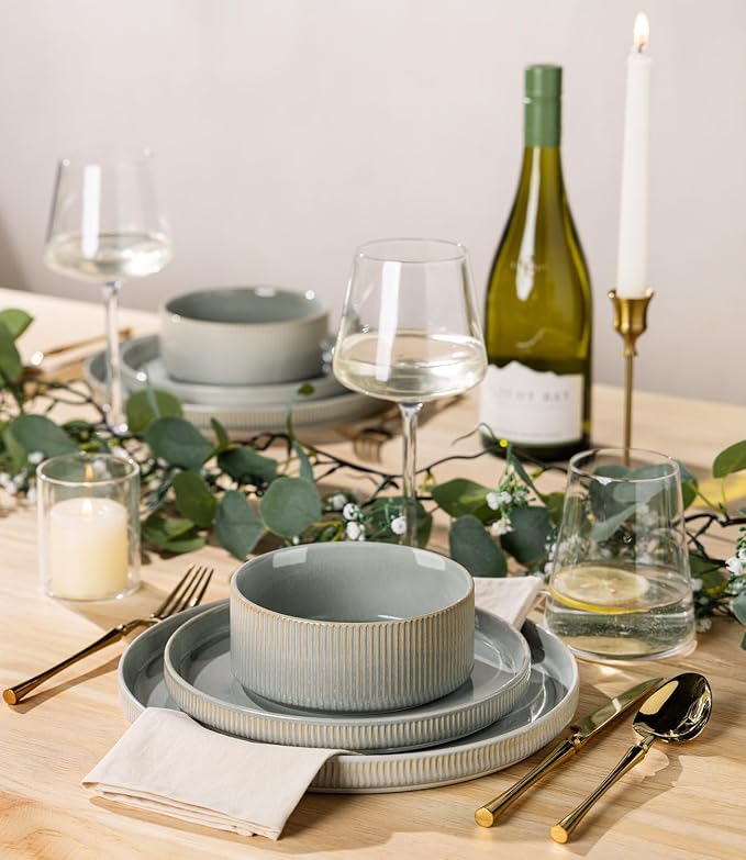 TheTerra Ceramic Dinnerware Sets for 6, 18 Pieces Porcelain Lightweight Plates and Bowls Sets, Scratch Resistant Dish Set, Oven & Microwave & Dishwasher Safe, Desert Sage
