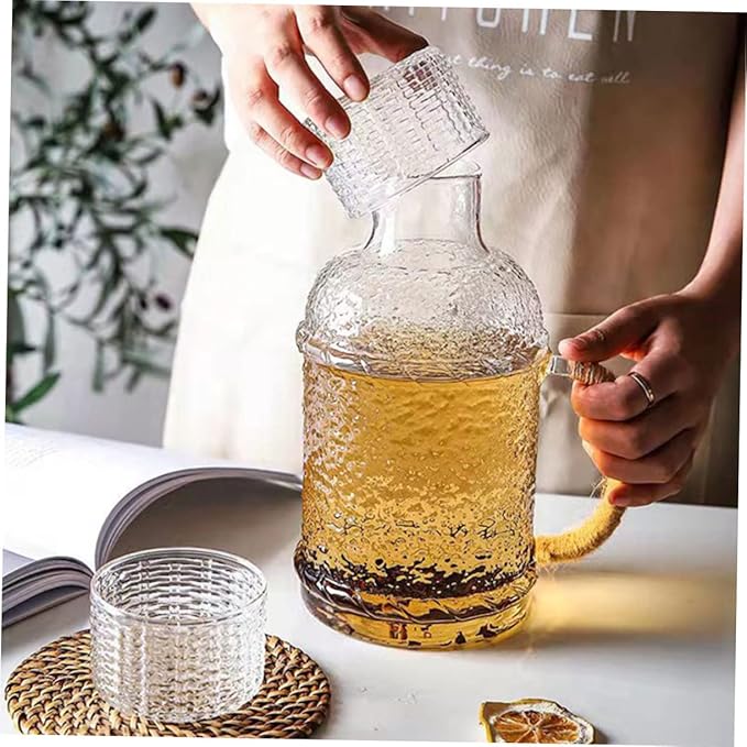 Luxshiny 1set Thickened Glass Water Pitcher Lid High-temperature Resistant Water Kettle for Home Office Elegant Design for Beverages and Tea Storage