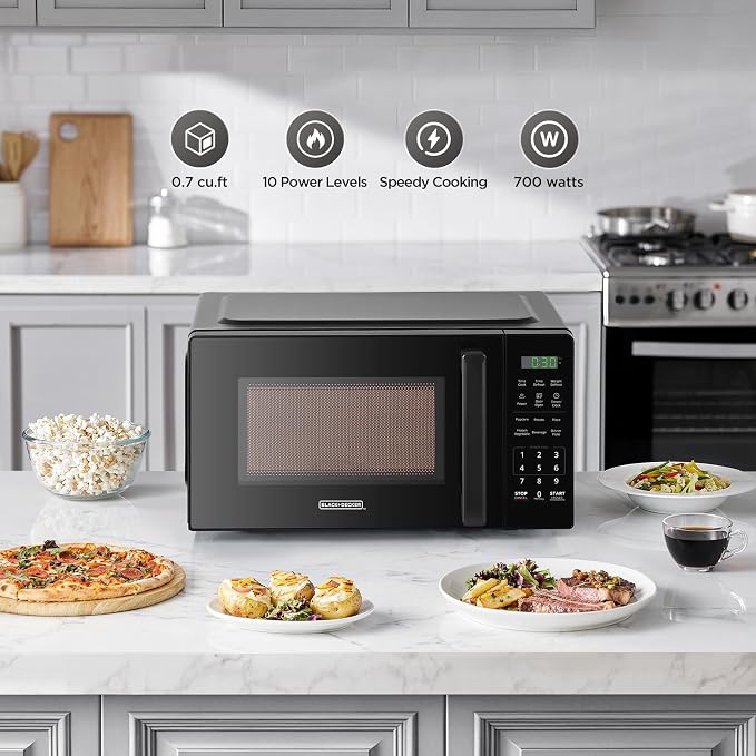 BLACK+DECKER EM7P01P7 Countertop Microwave Oven 0.7 Cu Ft, 700W with 6 One-Touch Presets, Express Cooking, 10 Power Levels, Child Safety Lock, Easy Clean Interior, Black