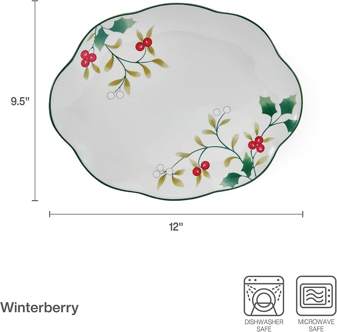 Pfaltzgraff Winterberry Holiday Set of 2 Serving Plates, 10 Inch and 12 Inch, Multicolored