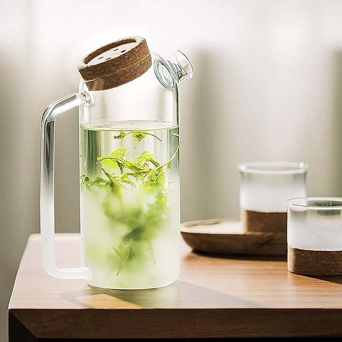 Water Pitcher Creative Glass Pitcher Heat-Resistant High Borosilicate Glass Carafe with Handle for Milk, Juice and Homemade Beverages Iced Tea Pitcher (Size : M)