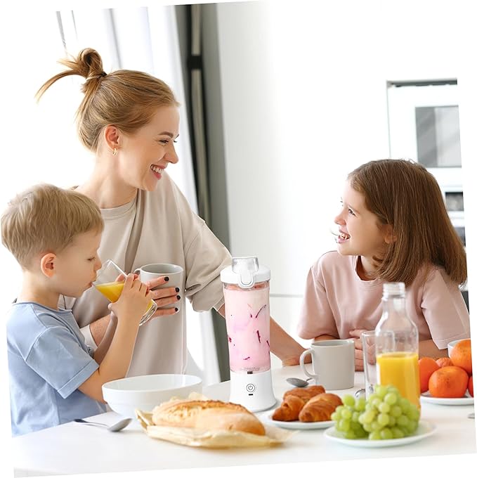 Small Juicer Machine Portable Fruit Juicer Rechargeable Compact Stylish Cup for Sports