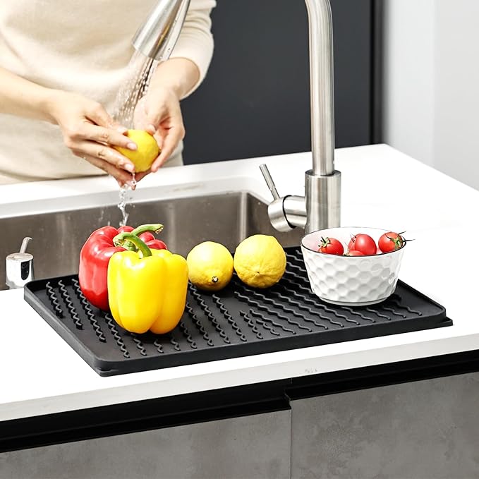Silicone Dish Drying Mat for Kitchen Counter 15.8" x 13", Heat-resistant Dish Dryer Mat with Built-in Drain Lip ,Drain Pad Protects Surfaces Prevents Water Build UP (Black -1pcs)