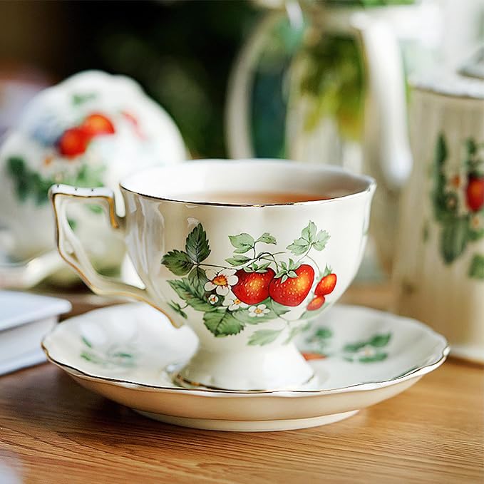 Porcelain Tea Cup and Saucer Set, 8.5 oz/250 ml Ceramic Coffee Mug with Saucer and Spoon, Vintage Coffee Cup with Gold Trim and Gift Box for Mom Women Mother's Day, Strawberry Pattern