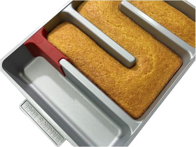 Baker's Edge Original All Edges Brownie Pan including lid, spatula & wedge | Includes Lid & Wedge, All Edges Design, Premium Double Nonstick Coating, Heavy Gauge Cast Aluminum