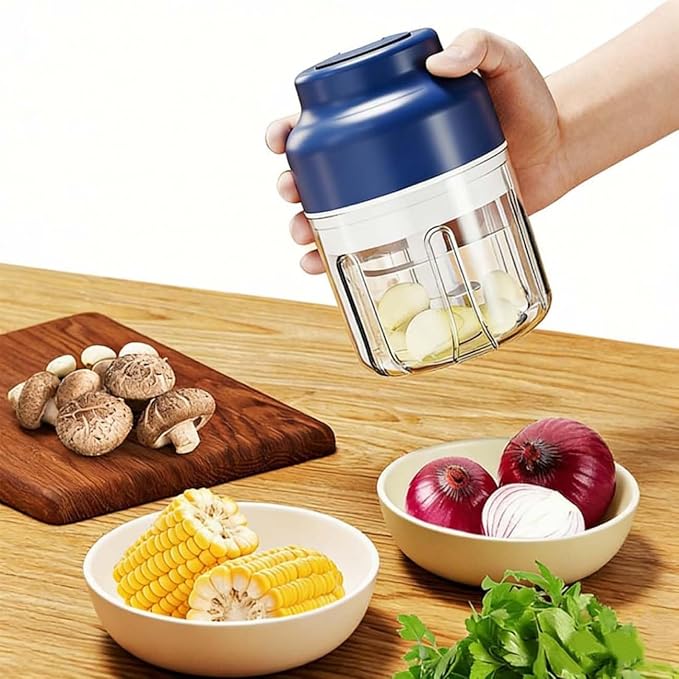 Household Electric Garlic Crusher, Electric Garlic Chopper, Mini Portable Veggie Chopper with 4/6 Stainless Steel Blades, Wireless Rechargeable Food Cutter for Garlic, Onion, Chili (Green,320ML)