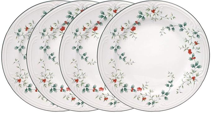 Pfaltzgraff Winterberry 10-1/2-Inch Dinner Plates, Set of 4, White