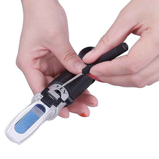 Honey Refractometer with ATC - Tiaoyeer Refractometer for Honey Moisture, Brix and Baume, 58-90% Brix Scale Range Honey Moisture Tester (Honey Refractometer)