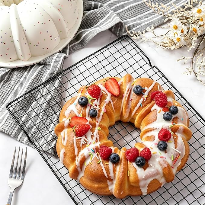 Vinino 9.5 Inch Silicone Fluted Tube Cake Pan with Metal Reinforced Frame, Pound Cake Pan Mold, BPA Free Silicone Bakeware for Cake, Bread, Jello, Gelatin, Flan, 1 Pack