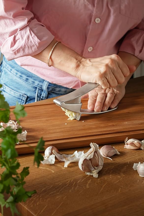 Eva Solo | Garlic press |Press garlic quickly, easily and with minimal effort | Brushed steel