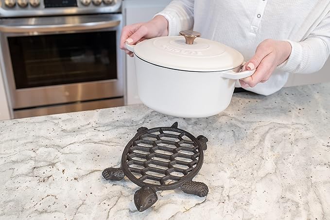 GASARÉ, Cast Iron Trivet for Hot Dishes, Pots, and Pans, Metal Trivet, Sea Turtle Design, Rubber Feet Caps, Ring Hanger, 11.5 x 8 Inches, Brown, 1 Unit