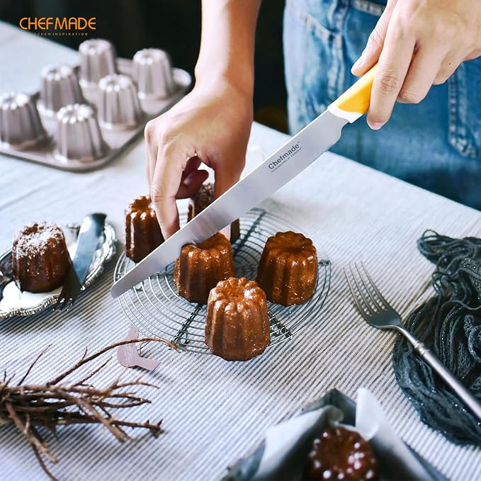 CHEFMADE Canele Mold Cake Pan, 6-Cavity Non-Stick Canele Muffin Bakeware Cupcake Pan for Oven Baking (Champagne Gold)