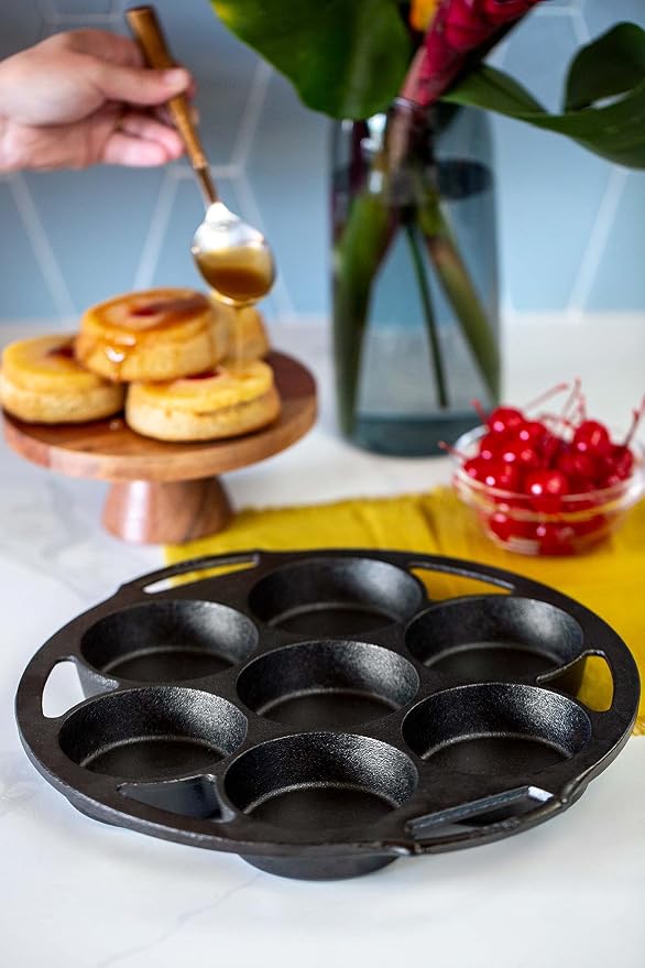 Lodge Seasoned Cast Iron Mini Cake Pan, 7 Impressions (Pack of 3)