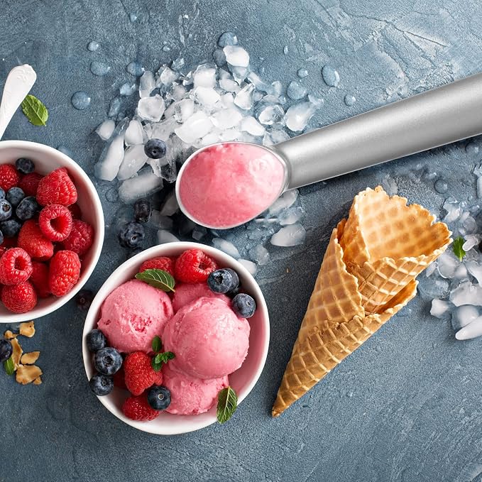 Nuenen 5 Pack Ice Cream Containers 1Qt Freezer Storage Tubs with Silicone Lids and Spoon for Homemade Ice Cream Reusable, Sorbet Dishwasher Safe (Morandi Colors)