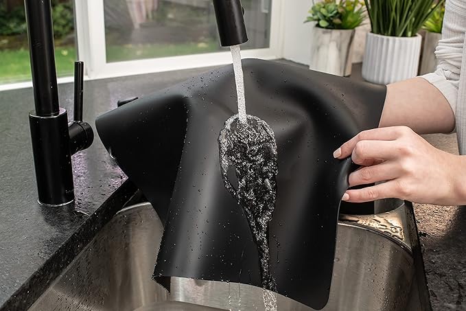 GASARÉ, Extra Large, Thick, Silicone Mat for Kitchen Counter, Heat Resistant Mat, Countertop Protector, Non-Slip, Easy to Clean, Cuttable, 25 x 17 Inches, Black