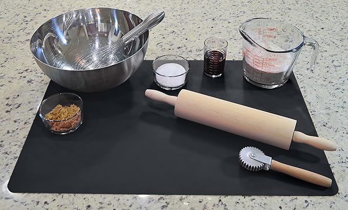 GASARÉ, Extra Large, Thick, Silicone Mat for Kitchen Counter, Heat Resistant Mat, Countertop Protector, Non-Slip, Easy to Clean, Cuttable, 25 x 17 Inches, Black
