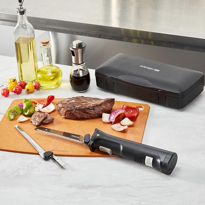 Restaurantware-Kitchen Tek Electric Knife Set, 1 Electric Knife With Motorized Handle - Includes 1 Bread and 1 Carving Tool, 1 Case, Black Plastic Food Cutter With Stainless Steel Blades