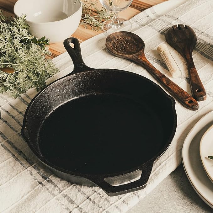 10-1/4 Inch Round Medium Pre-Seasoned Cast Iron Skillet