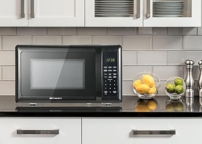 Emerson MW7302B Compact Countertop Microwave Oven with Touch Control, LED Display, 700W, 10 Power Levels, 6 Auto Menus, Glass Turntable and Child Safe Lock, 0.7 Cu., Ft. Black