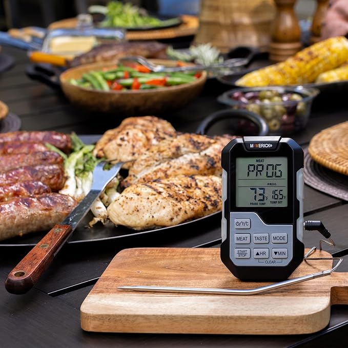 Maverick Single Probe BBQ Thermometer & Timer, Pre-Programmed Temps for 9 Meats, Color-Changing Display, Heat-Resistant Probe (662°F), Count-Up/Down Timer, Audible & Visual Alerts, Magnetic