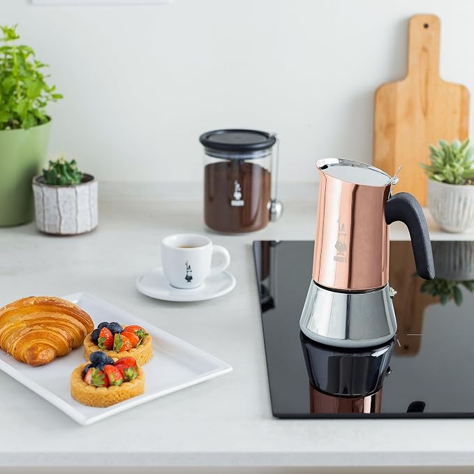 Bialetti - New Venus Induction, Stovetop Coffee Maker, Suitable for all Types of Hobs, 18/10 Steel, 4 Cups (5.7 Oz), Aluminum, Copper