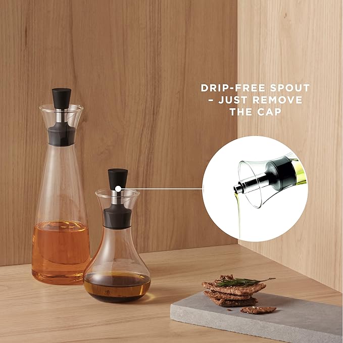 EVA SOLO | Dressing shaker 0.25l | Drip-free – no oil or dressing on the table | Oilflask & dressing shaker | Danish Design & Functionality | Tools Kitchen Gadgets & Accessories