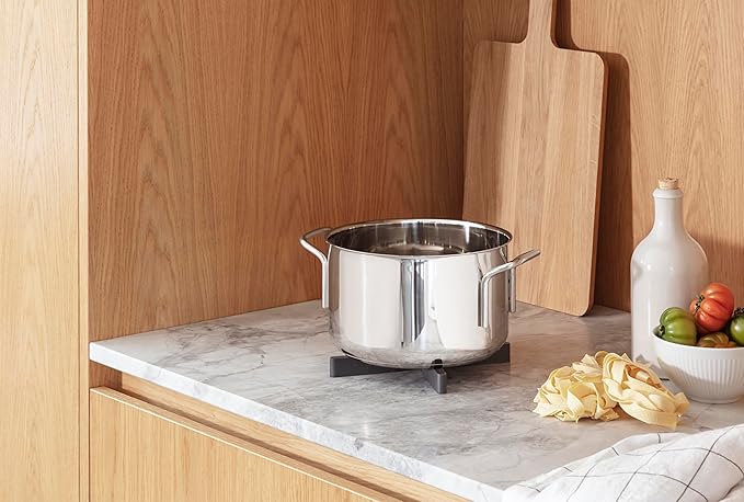 EVA SOLO | Flex Trivet Black | Save Drawer Space with This Folding Trivet | Heat-Resistant Silicone & Dishwasher-Safe | Danish Design & Functionality | Black
