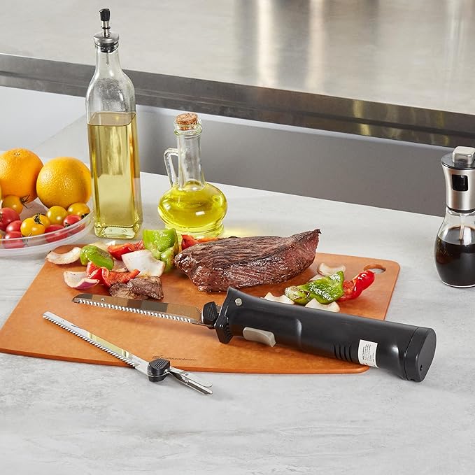 Restaurantware-Kitchen Tek Electric Knife Set, 1 Electric Knife With Motorized Handle - Includes 1 Bread And 1 Carving Tool, Ergonomic, Black Plastic Food Cutter With Stainless Steel Blades