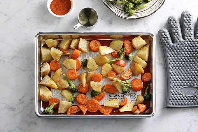 New Star Foodservice 36633 Commercial Grade Silicone Baking Mat Non-Stick Pan Liner, 8 x 12 Inch (Quarter Size)